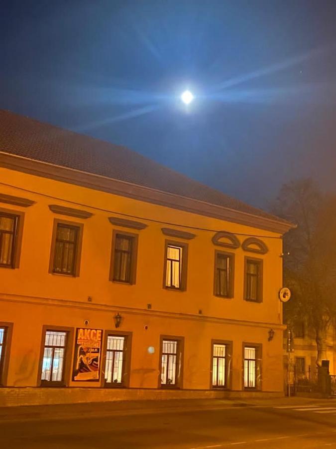Pivovar Maly Janek - Restaurace, Penzion A Stany Jince Eksteriør bilde