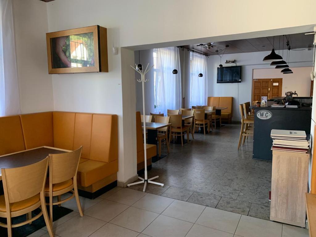 Pivovar Maly Janek - Restaurace, Penzion A Stany Jince Eksteriør bilde